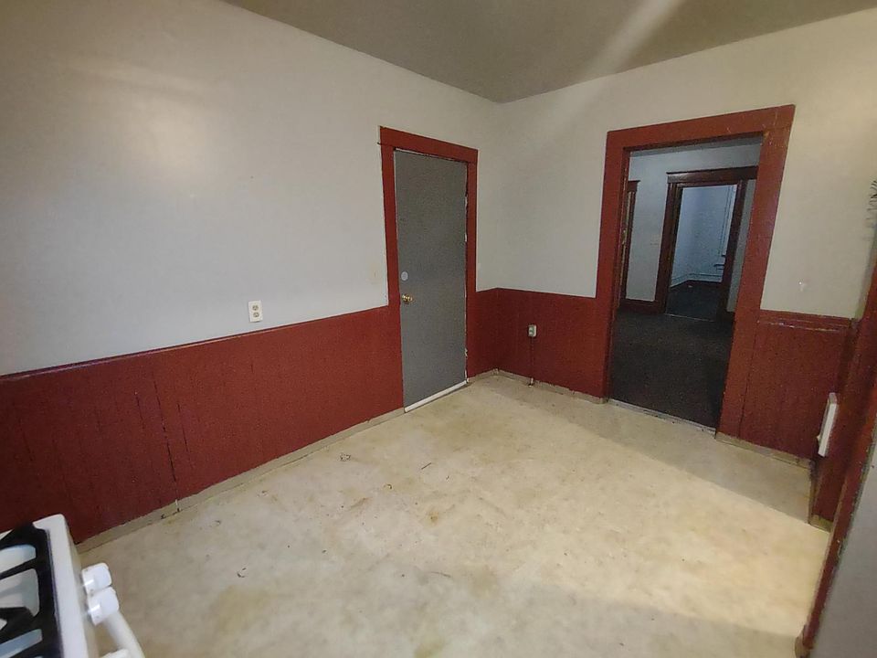 1st image of 645 Charles Ave