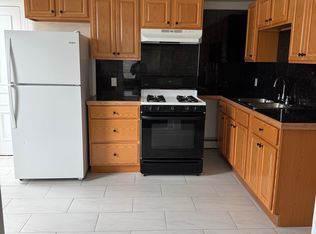71 Kenyon St APT 3, Providence, RI 02903