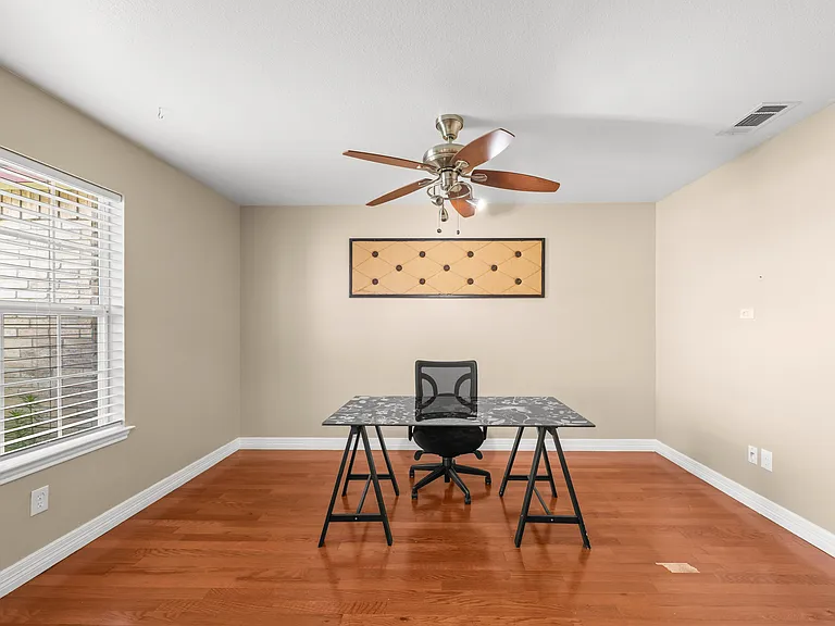 3903 Thunder Creek Dr — Photo 11
