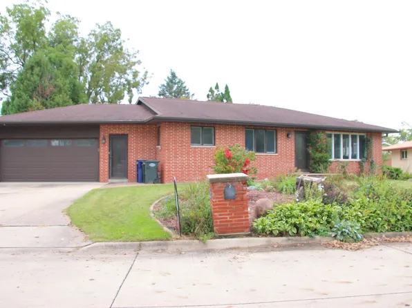 105 Bishop Ave, La Porte City, IA 50651