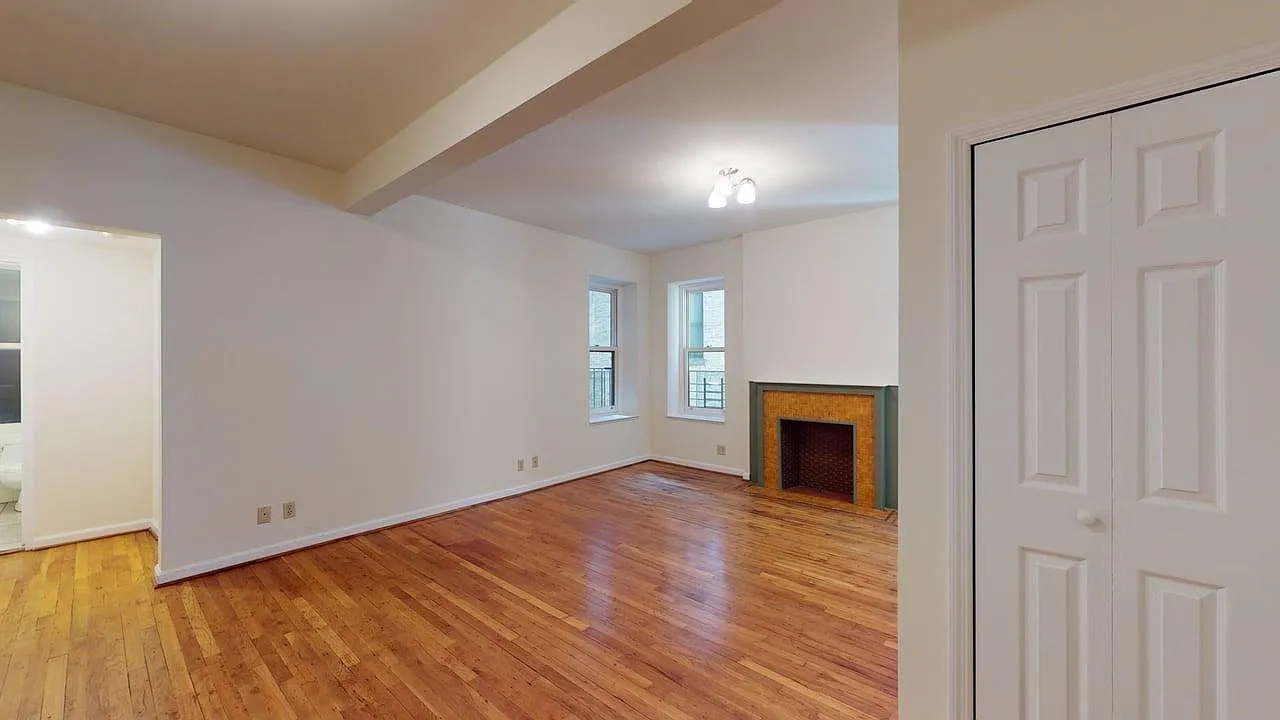 227 Riverside Drive — Photo 4