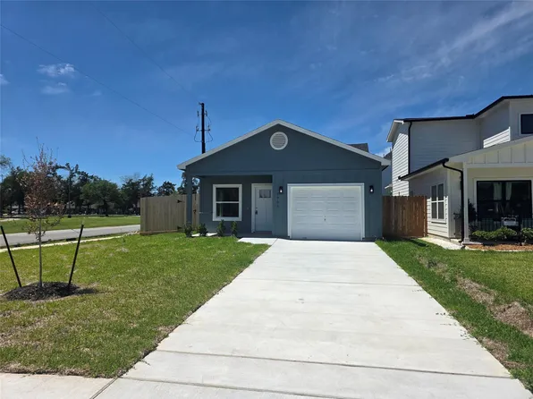 9903 Dipping Woods St, Houston, TX 77076