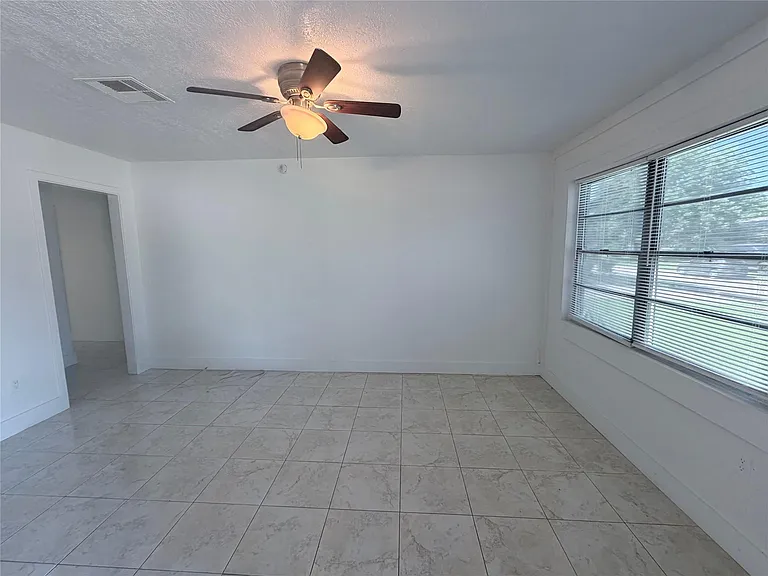 2217 Basket St — Photo 2