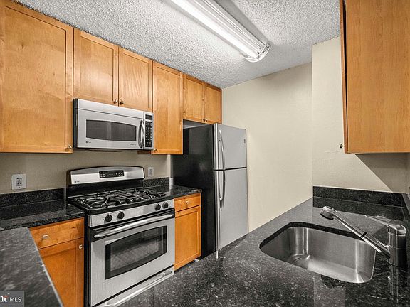 5th image of 75 S Reynolds St APT 413