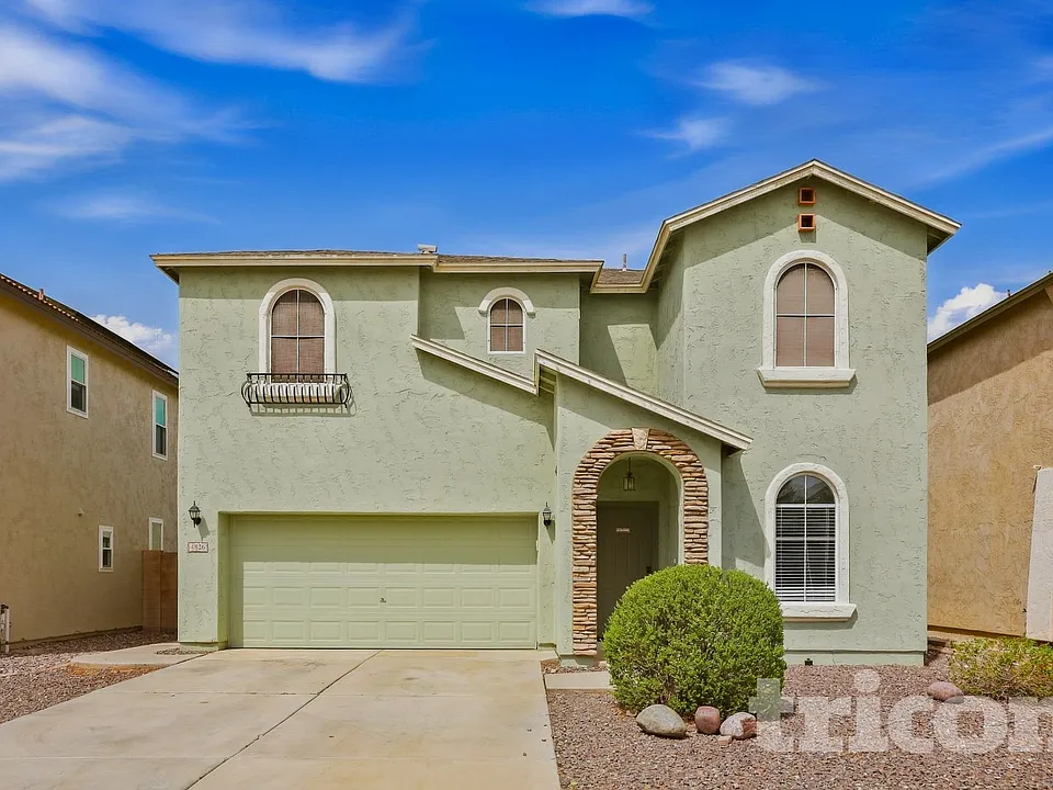 4826 E Meadow Land Dr