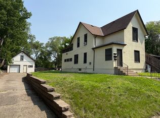 215 12th Ave NE, Minneapolis, MN 55413