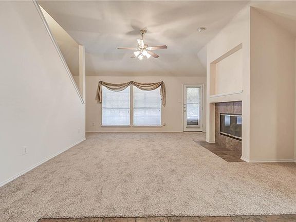 4th image of 1302 Heather Brook Dr