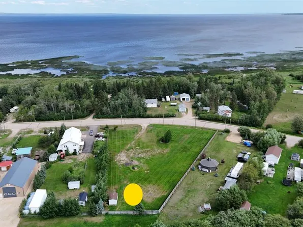 26 Peace River Ave, Big Lakes County, AB T0G 1J0