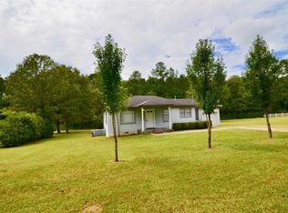 1208 Hooks Lake Rd, Gadsden, AL 35901