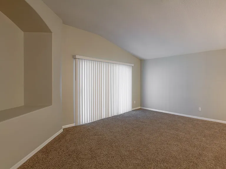 4232 Forest Island Dr — Photo 2