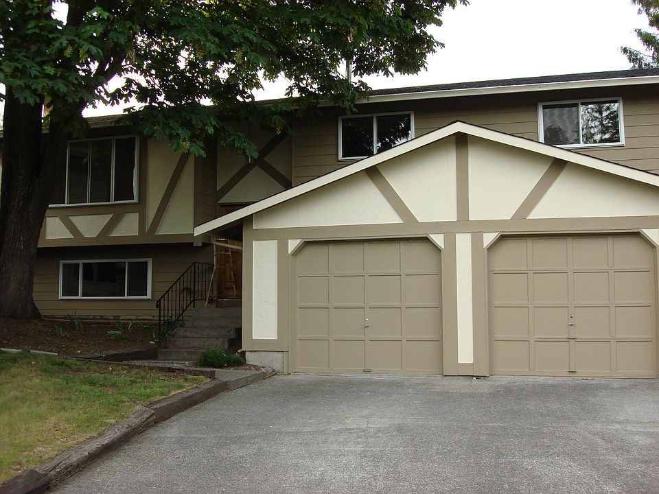 Mid entry home on a quiet cul-de-sac