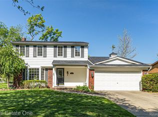 4931 Calvert Dr, Troy, MI 48085
