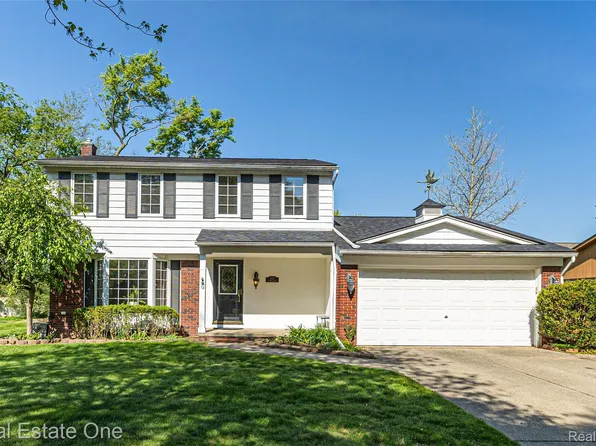 4931 Calvert Dr, Troy, MI 48085
