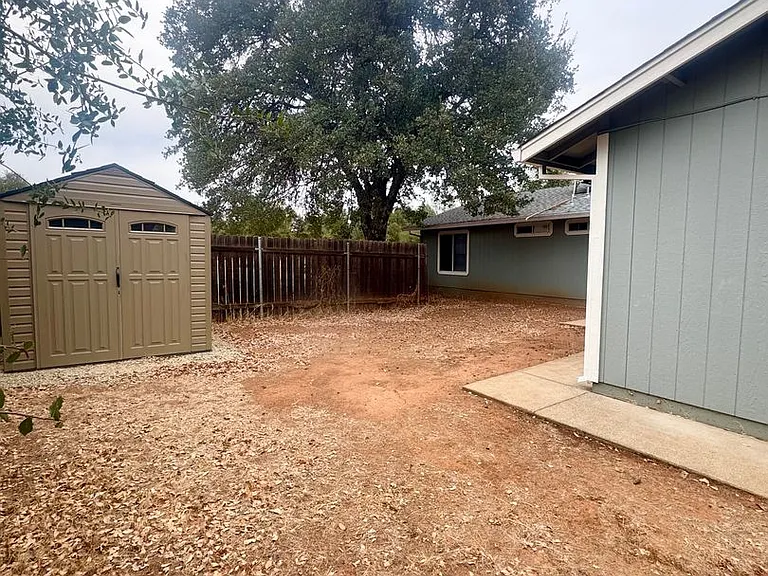 1040 Michael Ln — Photo 18