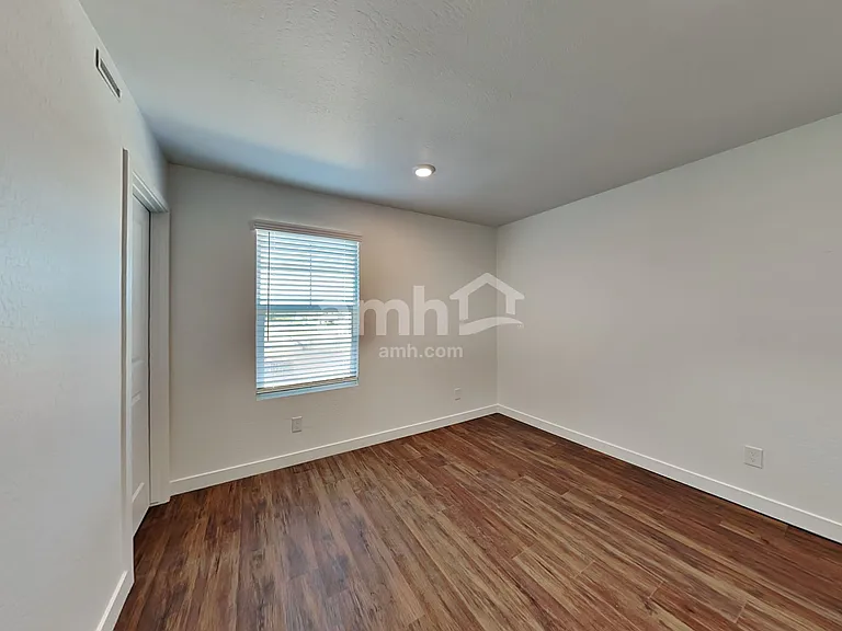 18449 W Honeysuckle Dr — Photo 19