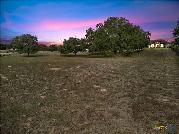 3rd image of 101/103 Pin Oak Cir