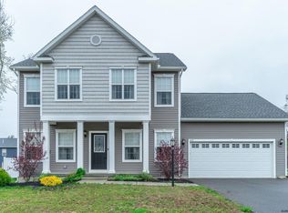 200 Park Ridge Dr, Schenectady, NY 12309