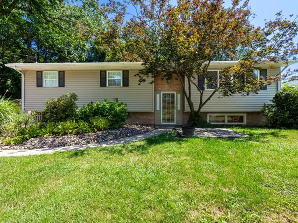 2684 1st St, East Moline, IL 61244