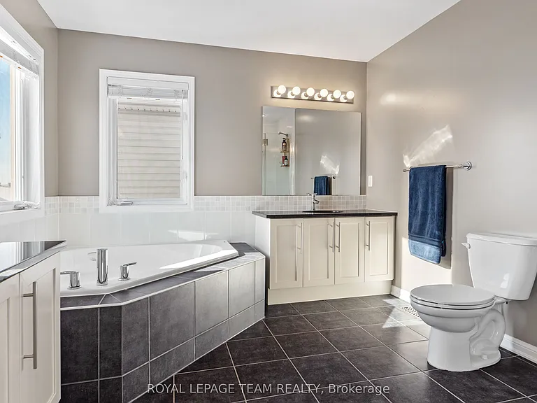 212 Huntsville Dr — Photo 28