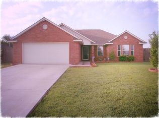 828 NW Hilltop Dr, Lawton, OK 73507