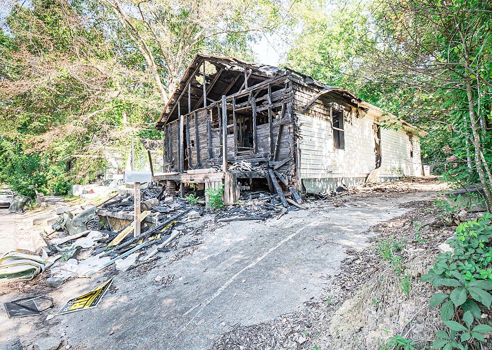 2nd image of 705 Walnut St