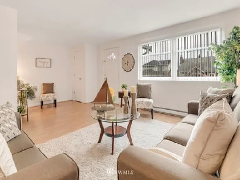 1417 Grand Ave — Photo 4