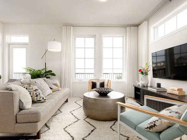 47 Walgrove Cmn SE #42, Calgary, AB T2X 4C2