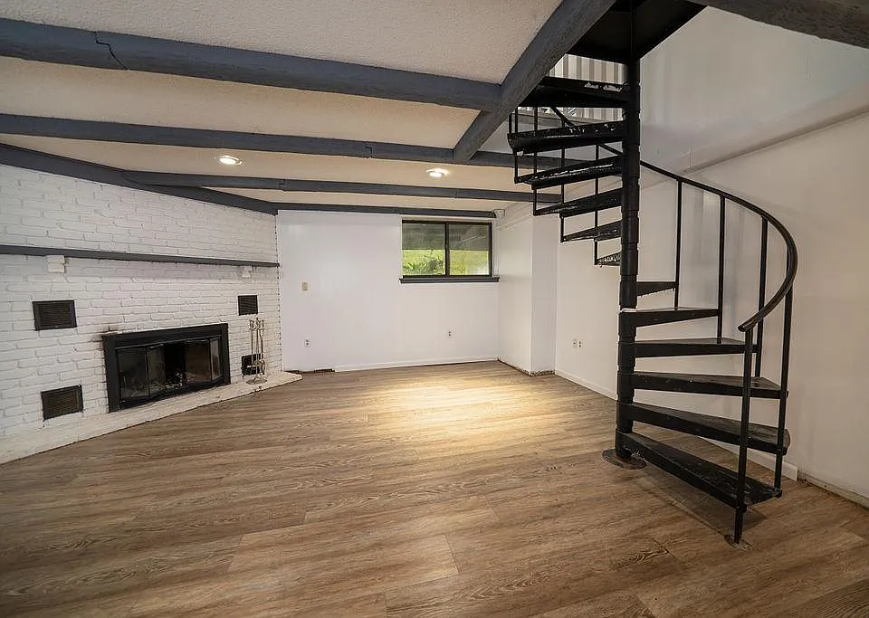 32 Saginaw Trl