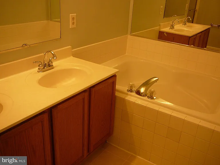 406 Park Cove Dr — Photo 13