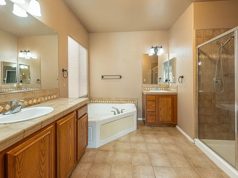 3270 Creekside Ln — Photo 6