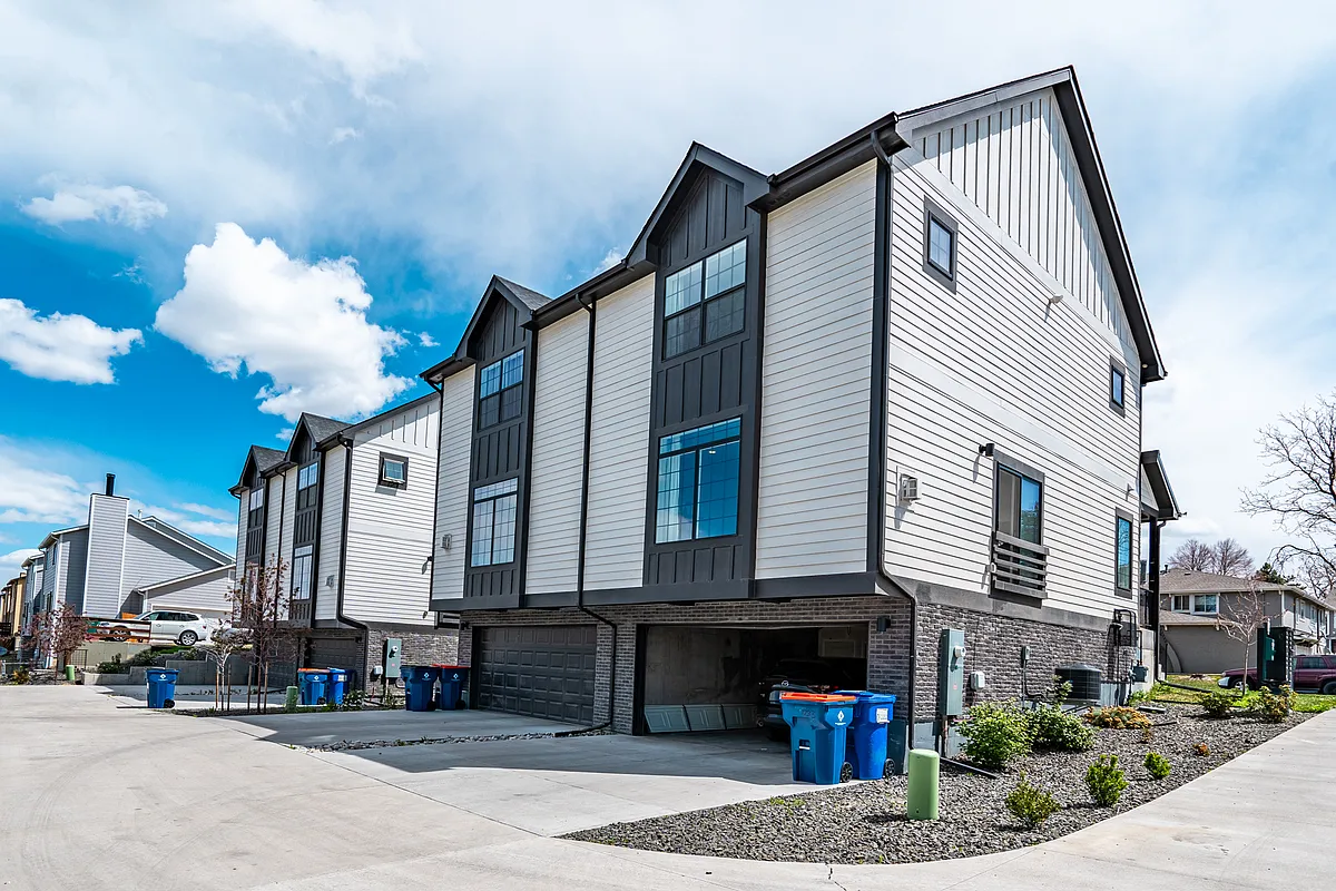 Building Photo - Sable View Townhomes
