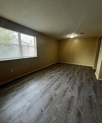 3rd image of 948 E Monterey Ct APT A