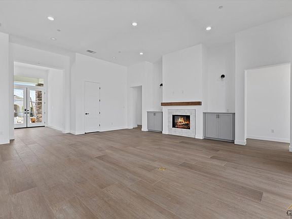 5th image of 12118 Pendulum Dr