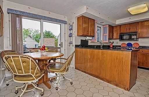 4th image of 124 Copperwood Dr