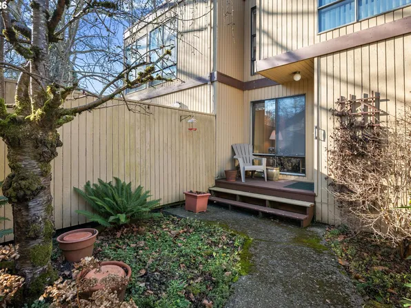 1655 NW Lakeway Ln, Beaverton, OR 97006