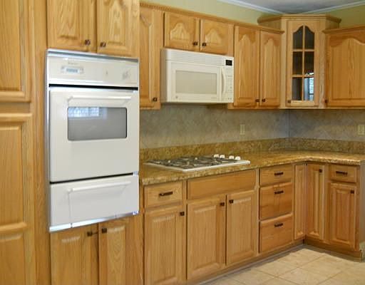 3rd image of 1805 Medina Dr