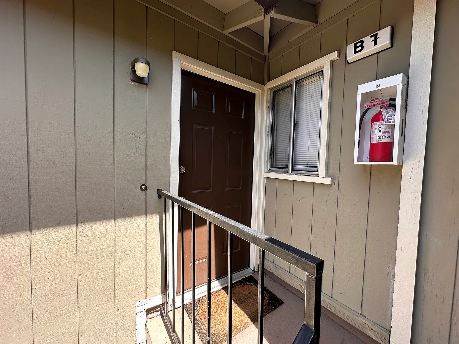 2 bed, 850 sqft, $2,250 — Photo 1