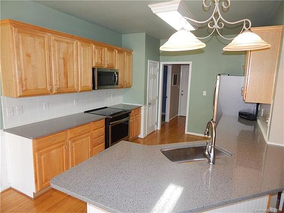 4th image of 160 Fernbrook Dr #69
