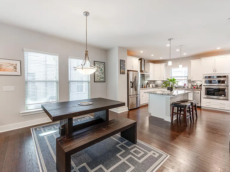16031 Roscoe Ln — Photo 10