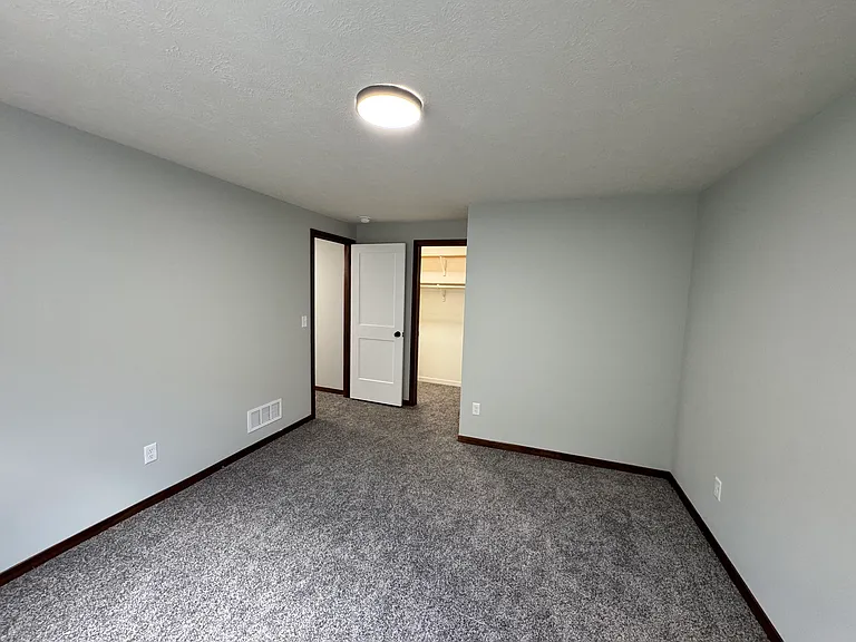1432 N 104th St — Photo 35