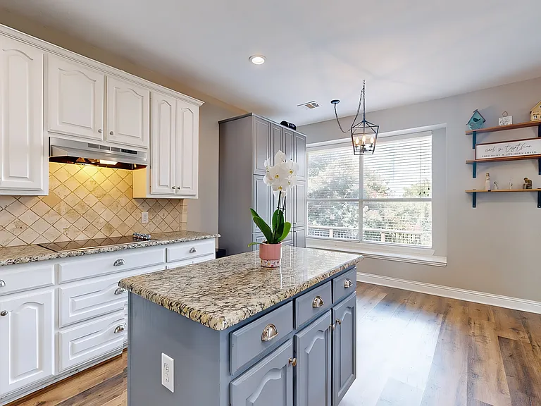 3200 Hilltop Ct — Photo 9