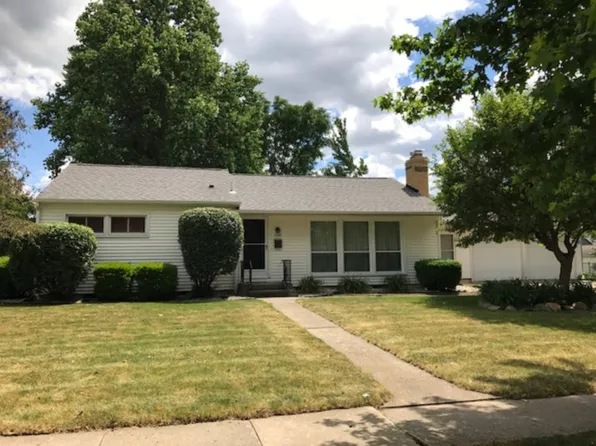 504 Harkness Dr, Adrian, MI 49221