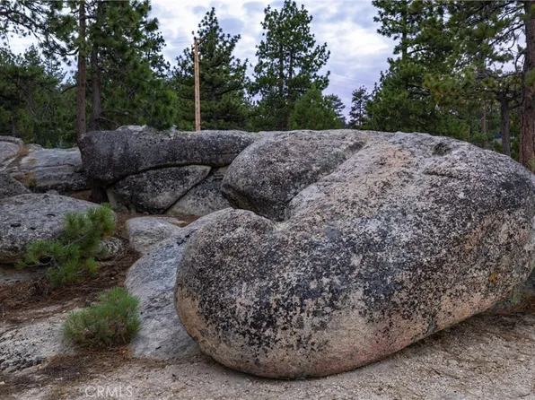 815 Cove Dr #17, Big Bear Lake, CA 92315
