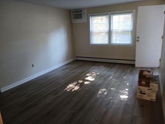 5th image of 103 Oak St #B