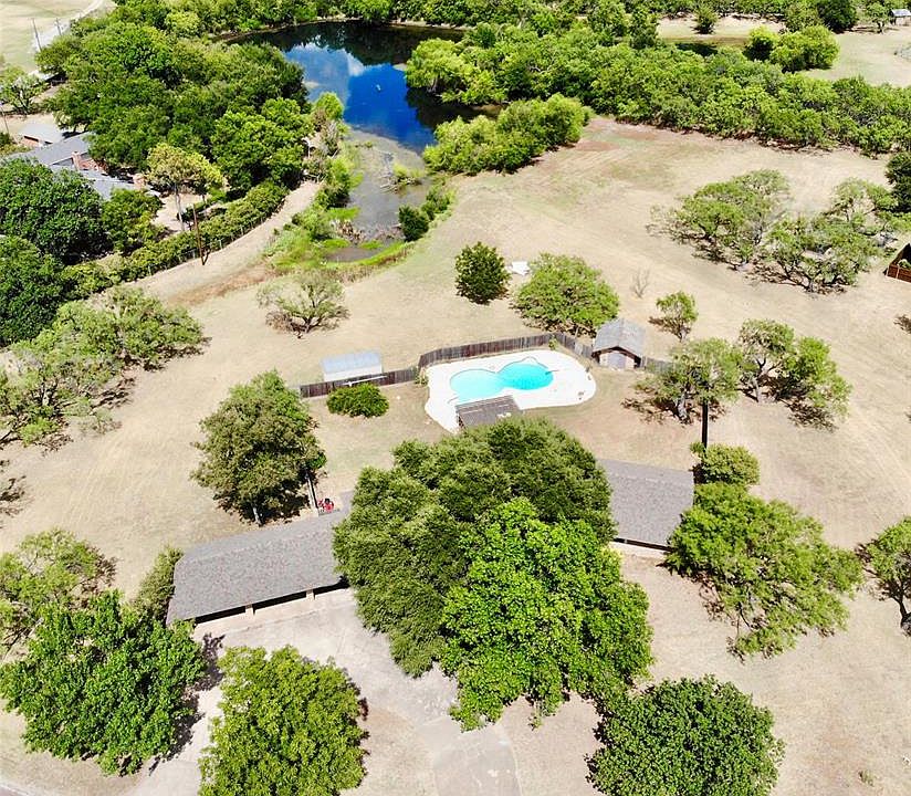1st image of 2 Chaparral Ln
