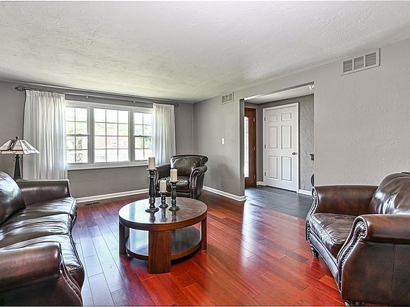 4th image of 101 Upper Dr