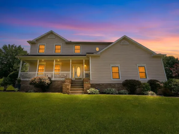 1017 Brettwald Dr, Morgantown, WV 26508