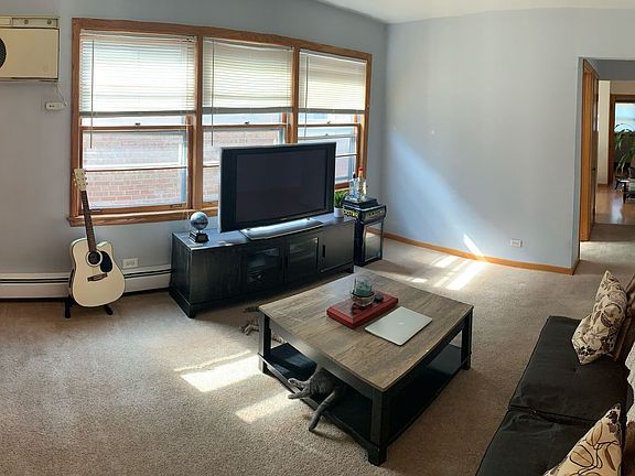 2nd image of 6430 W Gunnison St #2W