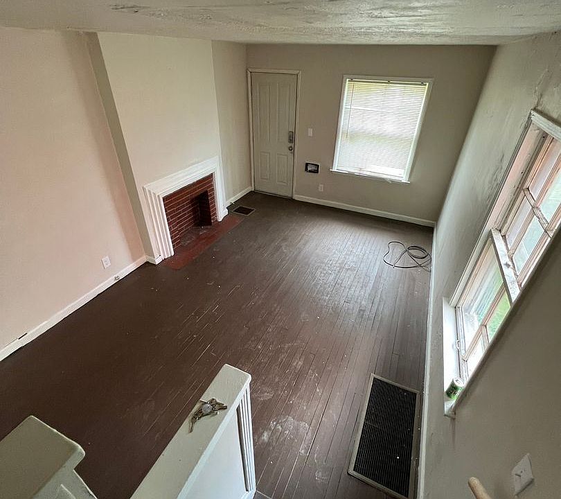 2nd image of 1013-1015 E 19th Ave #11430186