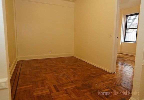 4th image of 150 E 18th St APT 2B